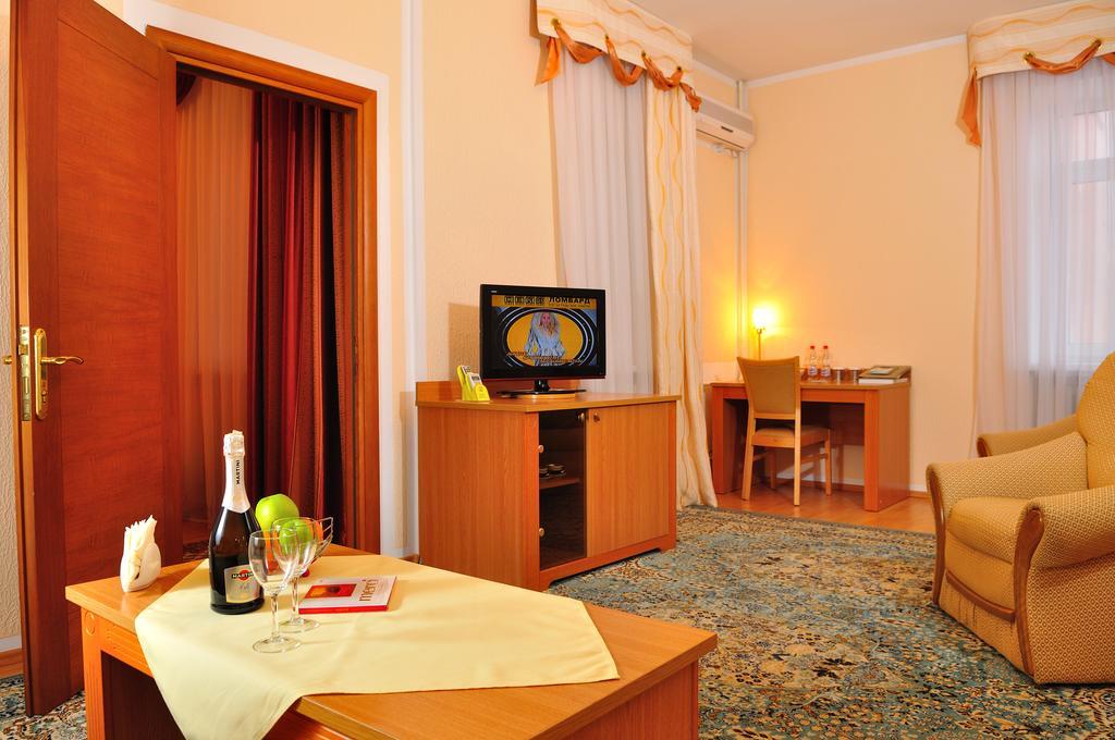 Altyn Dala Hotel Astaná Exterior foto