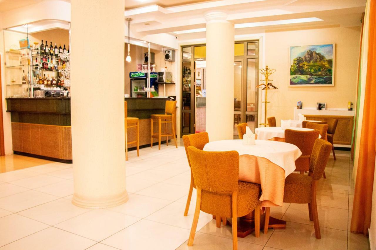 Altyn Dala Hotel Astaná Exterior foto